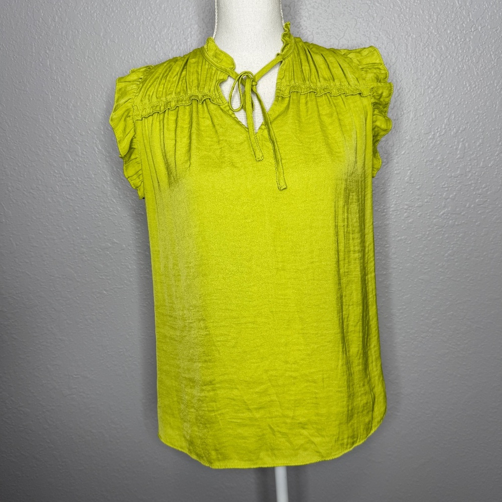 Pre-Oned women Jones & Co Lime green‎ with ruffle details on the shoulder Medium